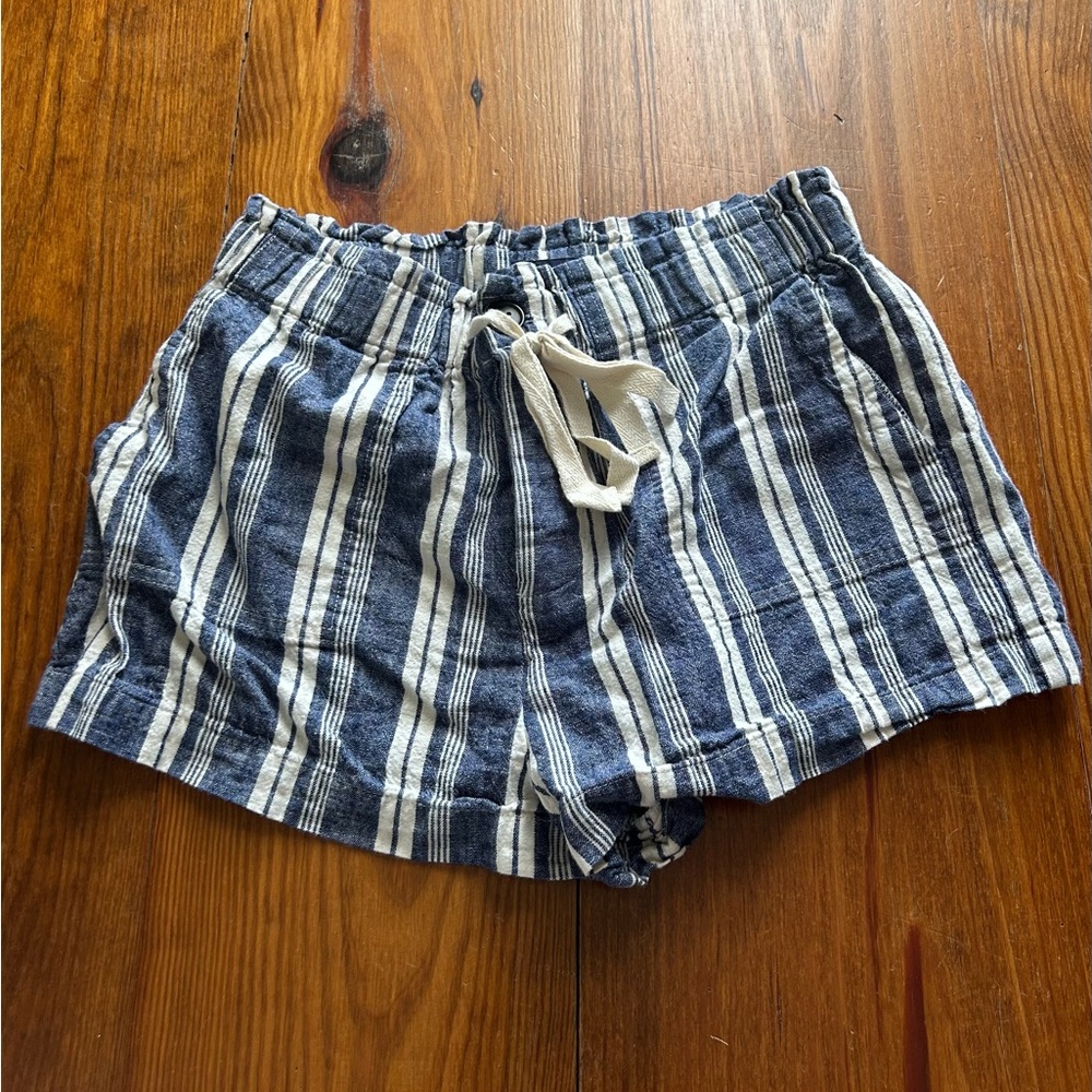 Forever 21 High Waist Blue and White Plaid Shorts